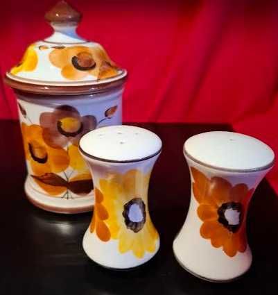 Pote para cozinha e conjunto de saleiros em faiança de Alcobaça - OAL,