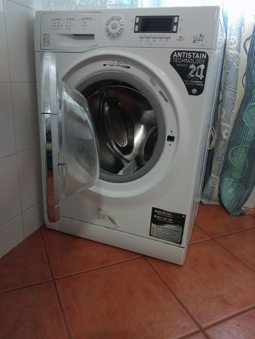 Máquina  lavar roupa  Hotpoint Ariston Mod. FMD 923.  Negociavel