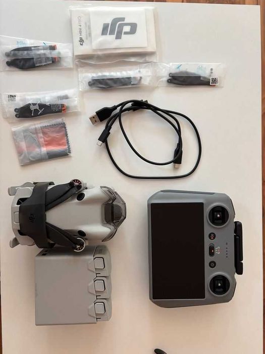 DJI Mini 4 Pro Fly More Combo (RC2) + 128GB + zestaw filtrów Freewell
