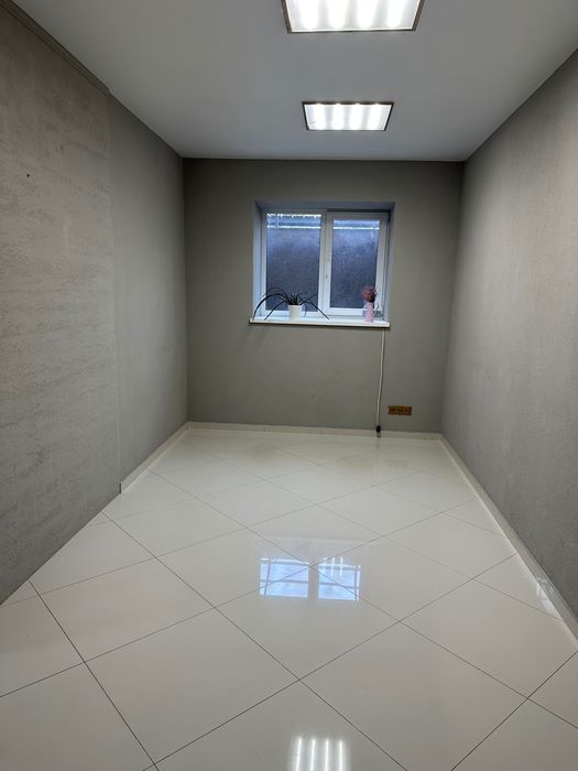 Оренда 3 кім Комерції в Ірпені вул Попова 22- 26000тис.грн-ТОРГ-10 столів Є!