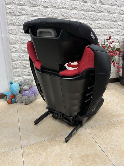 Автокрісло Recaro Monza Nova Evo Seatfix, група 2/3 (15-36кг) рекаро