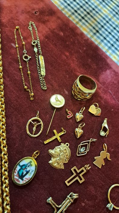 Aneis fios pulseiras pendentes Ouro.