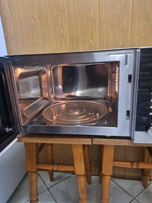 Mikrofalówka Amica AMG 23 E90 23 l + grill