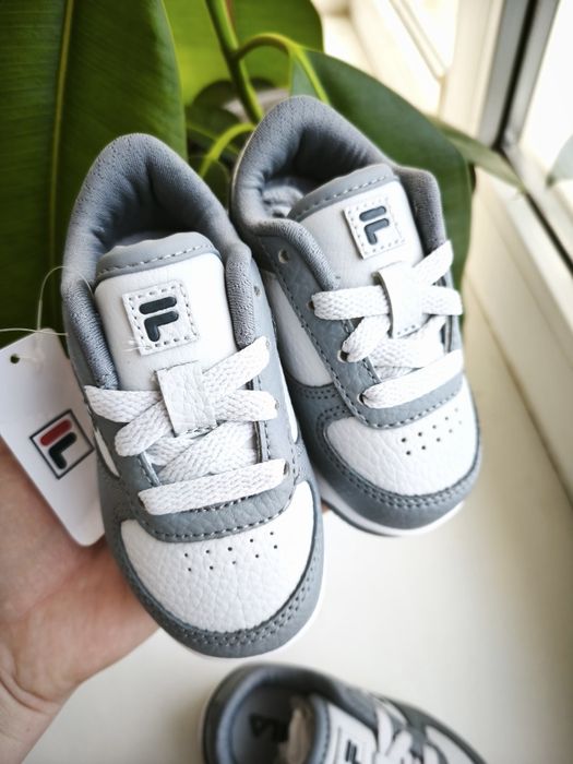 Нові оригінальні дитячі кросівки Fila 22 та 20 розмір