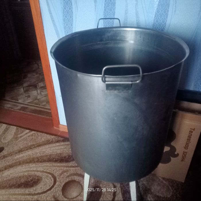 Кастрюля с нержавейки на 50литров.без крышки.