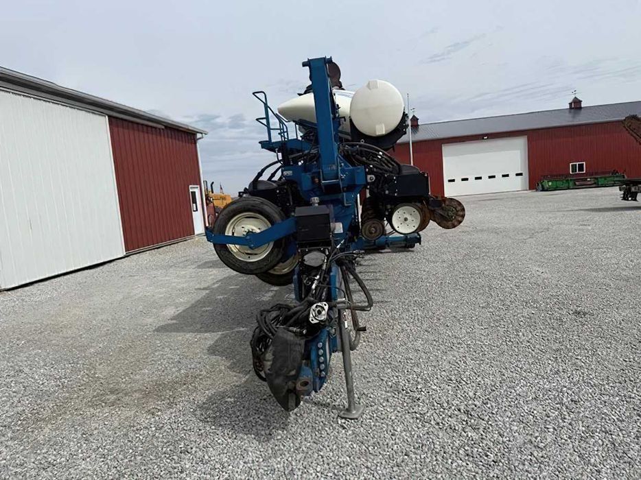Kinze       3660 2010