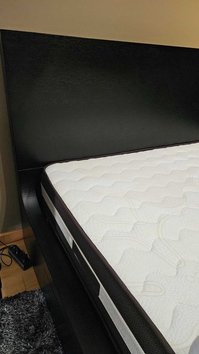 Cama casal mogno maciço 160x200cm com estrado e 4 gavetões