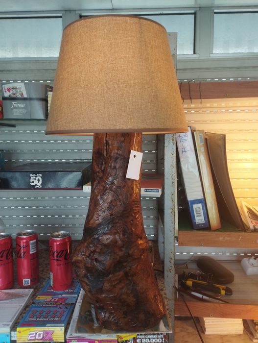 Candeeiro de madeira