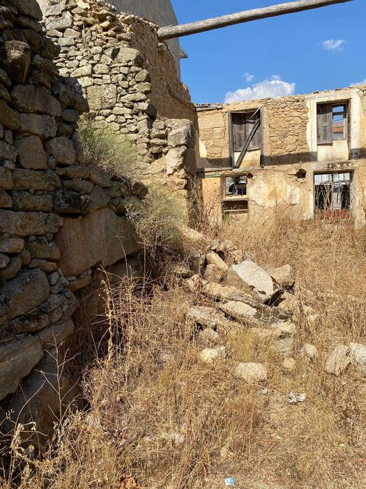 Casa devoluta em Freixedas