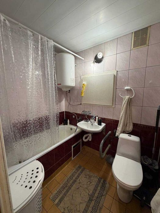 Продаж 2-кімнатної квартири з ремонтом і меблями по вул. Тролейбусна