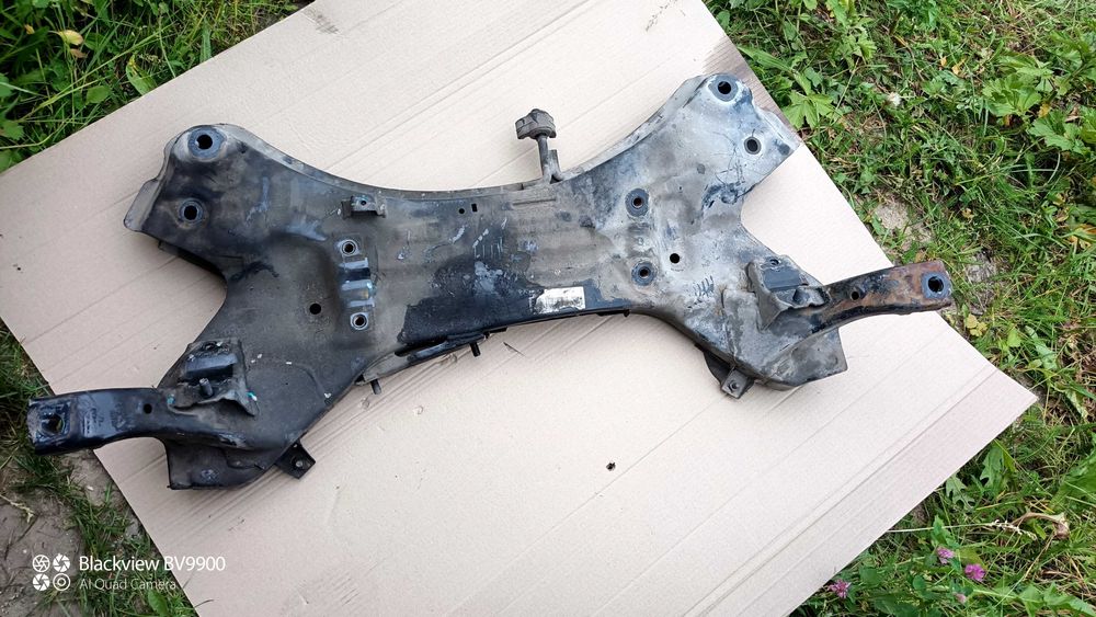 Балка подрамник kia sportage Hyundai ix35 с 10 по 15 год 624012y630