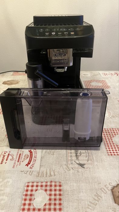 Cefeteira DeLonghi Magnifica Evo - Como Nova