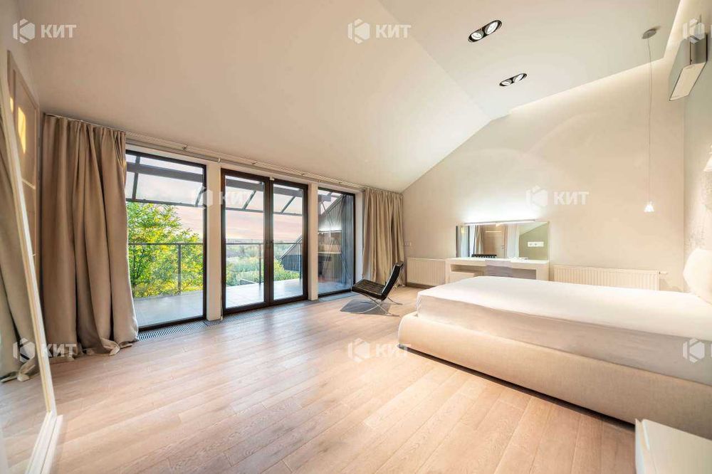 Будинок з басейном,Флоринка, Поряд Олексіївка ( Алексеевка ) 130140