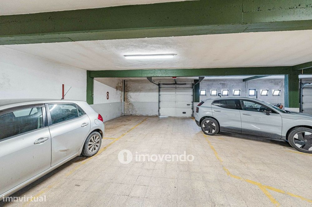 Apartamento T1 junto à praia, com estacionamento, Costa da Caparica