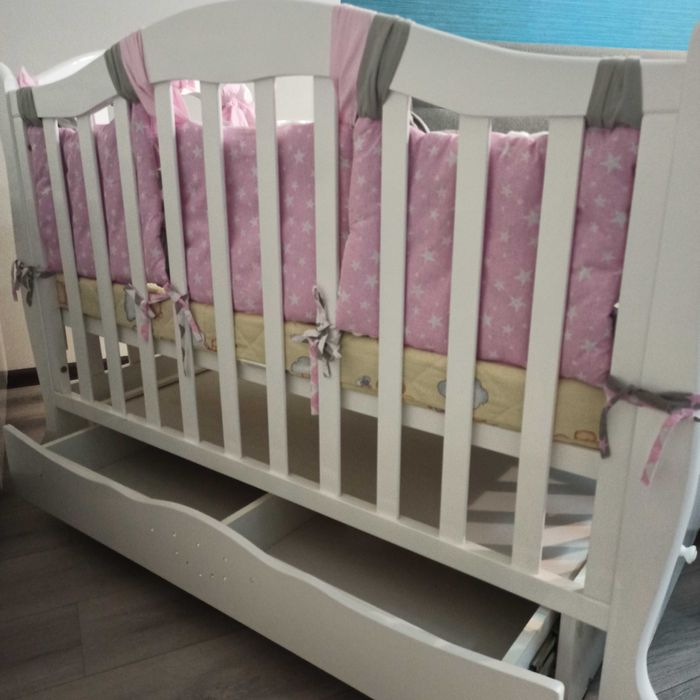 Дитяче ліжко в повному комплекті