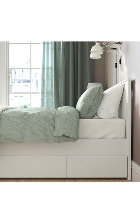 Cama Casal Branca c/ Arrumação