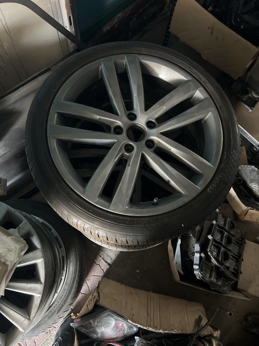 Колеса в сборі 235/40/19