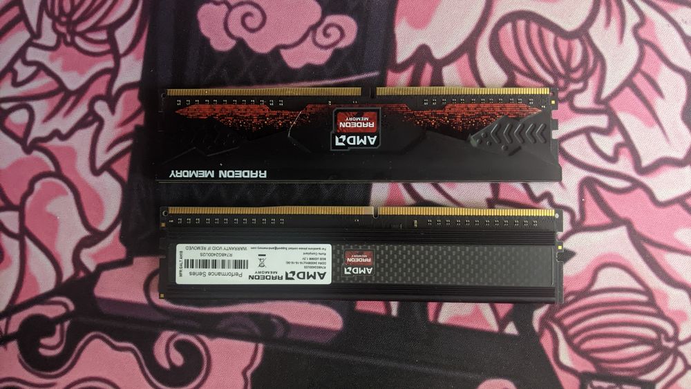 AMD Radeon 2x8 ГБ DDR4 2400МГц