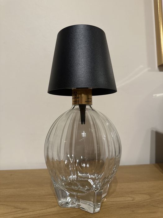 Candeeiro de belissima garrafa de vinho do Porto