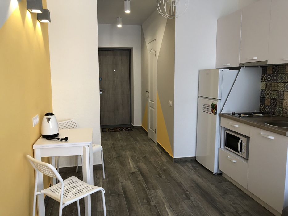 Сдам свою квартиру студию с авторским ремонтом. М. Академика Павлова.