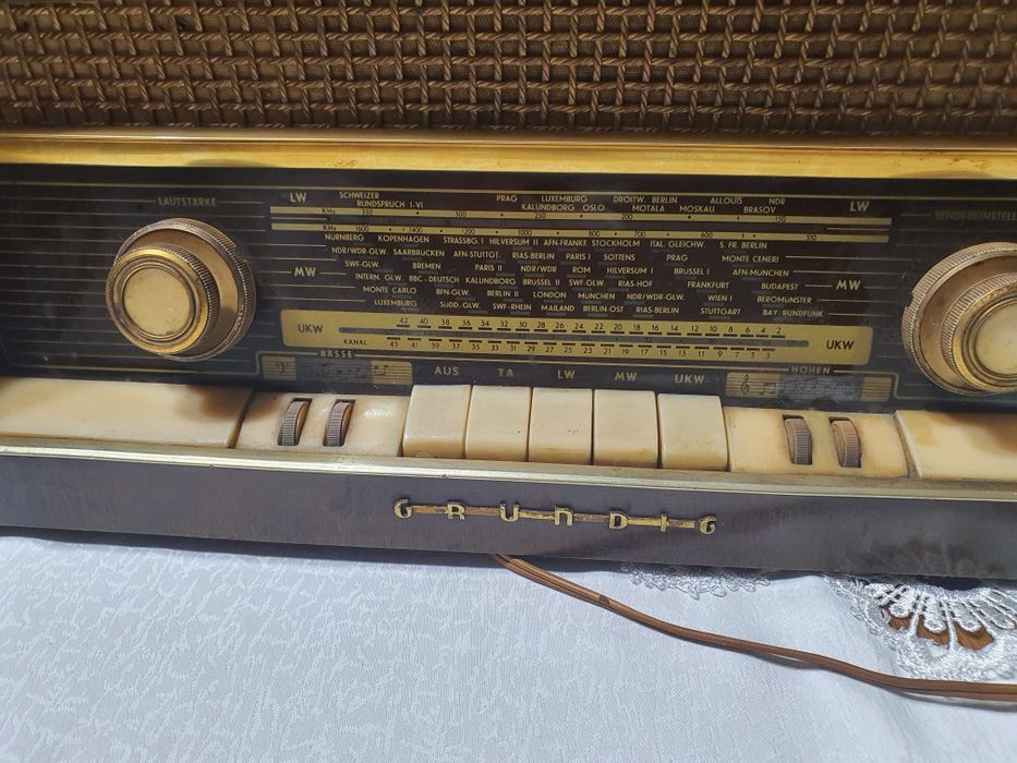 Radio lampowe Grundig typ 2068 Hi Fi