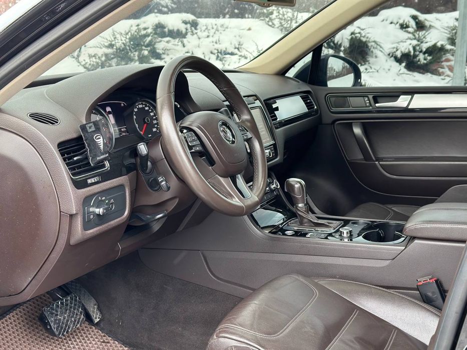 Продам Volkswagen Touareg 2013 3.0 дизель