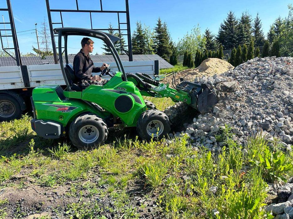 Wynajem Ładowarki Avant 635 Przedstawiciel ładowarek Avant
