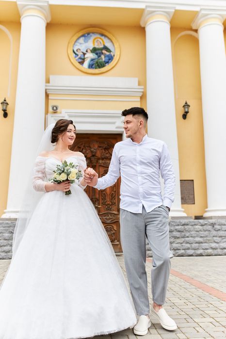 Прокат-продаж  весільна сукня