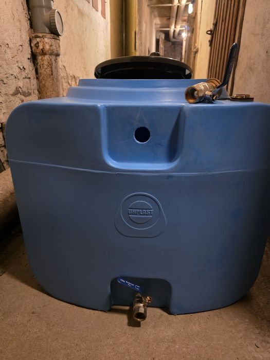 Zbiornik po brudnej wodzie i chemii 300L