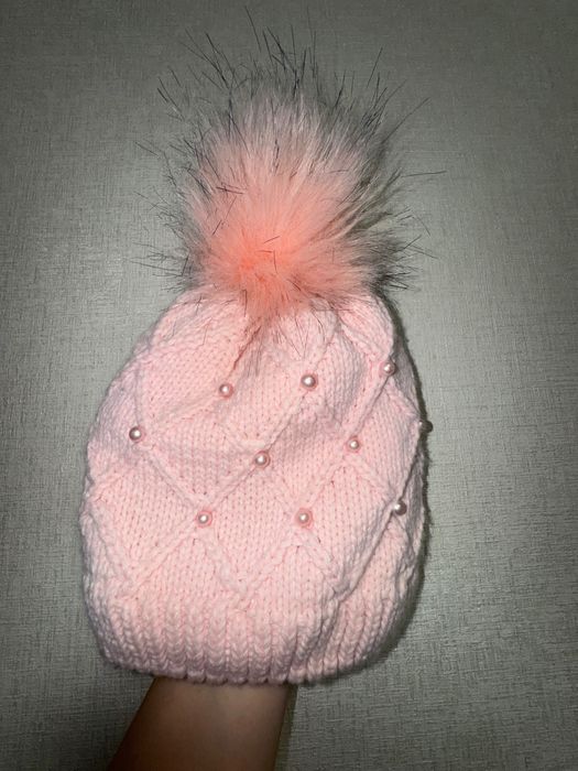 Рожева шапочка з перлинками
