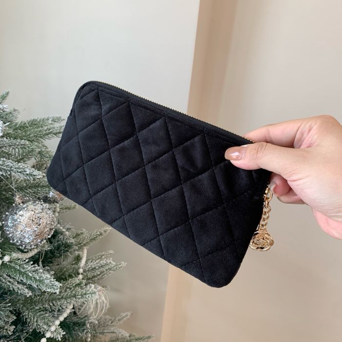 Оксамитова косметичка Chanel