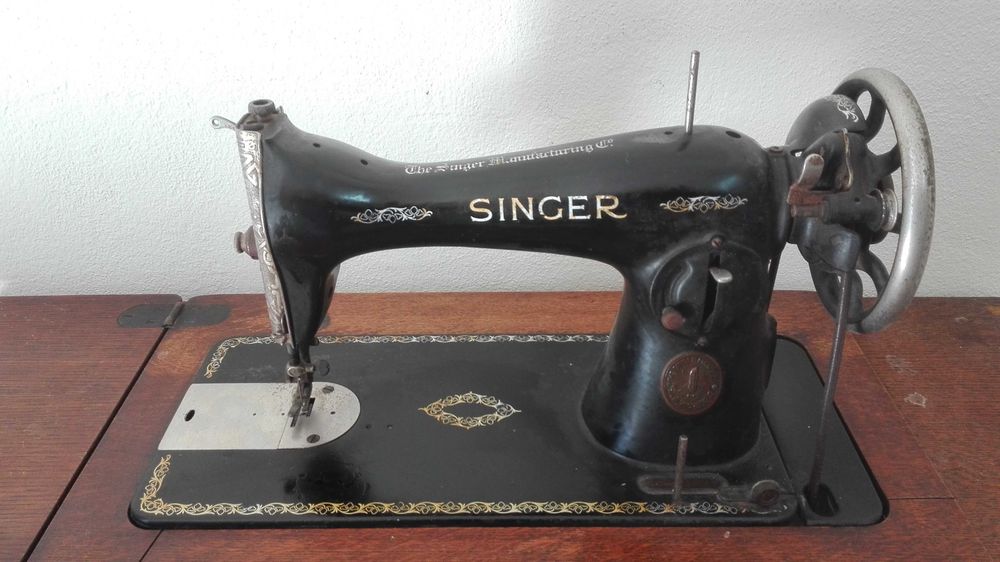 Máquina de Costura Singer