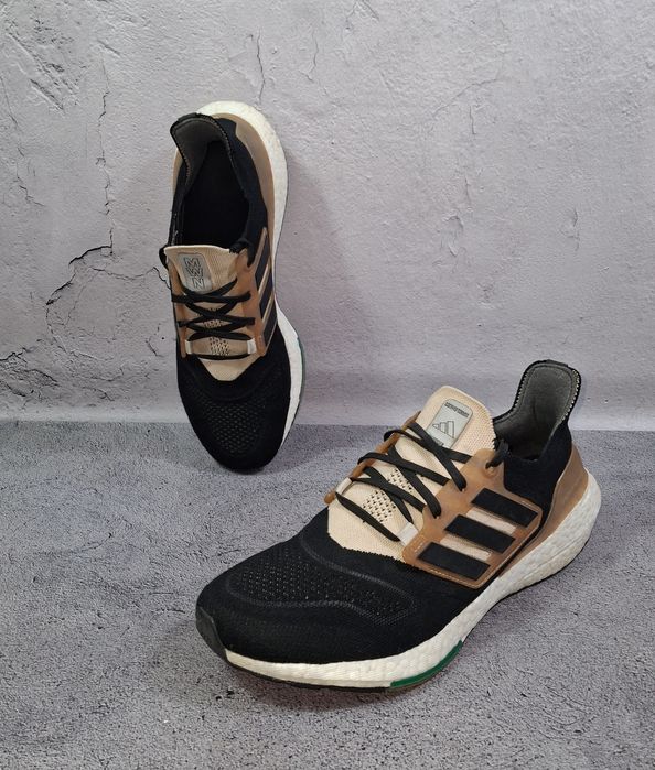 Кроссовки Adidas UltraBoost 22 спортивные беговые Krazed Yeezy Boost