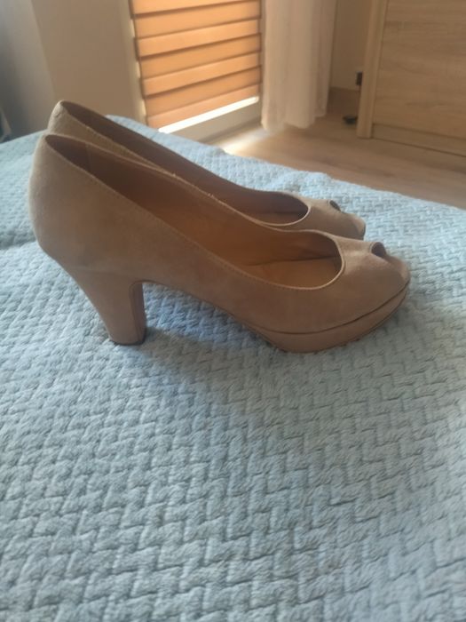 Piękne buty na platformie- FABBRICA MORICHETTI- skóra - beż