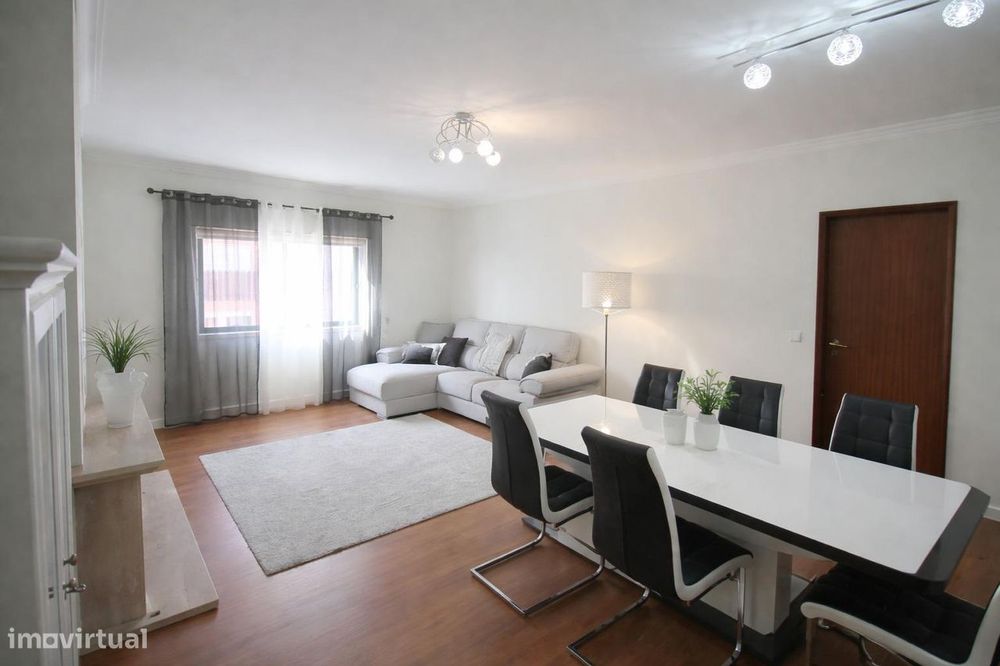 Apartamento T3 Vale Flores Mem Martins