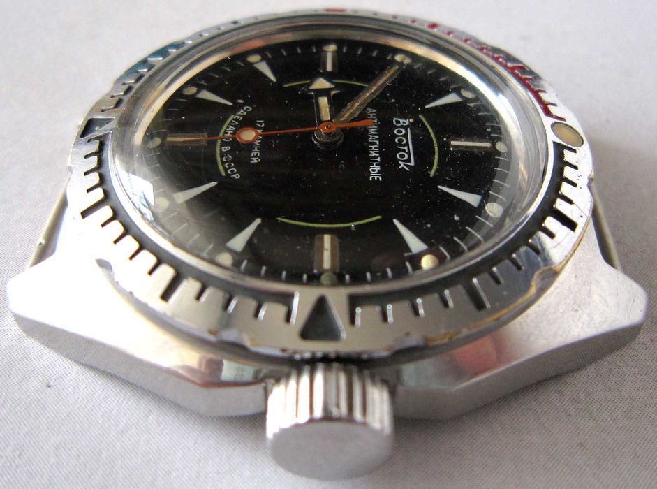 Wostok Amfibia czarny