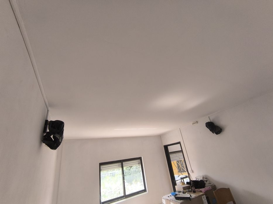 Faço pequenos serviços de Pladur pintura pischelaria telhado, como também faço lavagem de telhados limpo pequenos terrenos e etc. 934481019