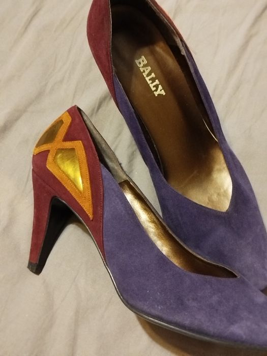 Fioletowe bordowe buty na obcasie Bally
