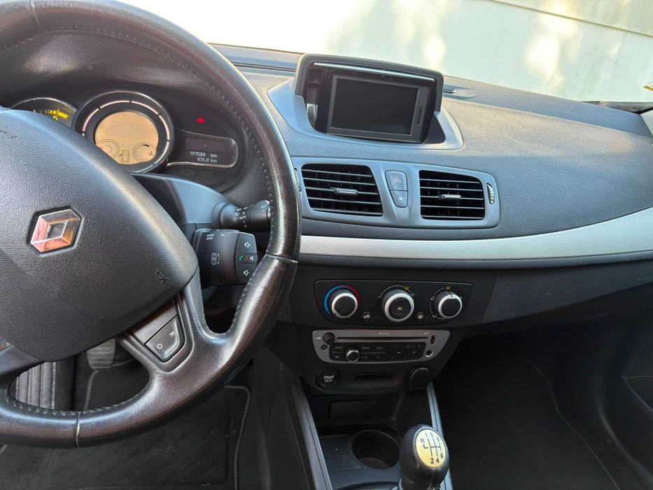 Mégane Coupe comercial 6000€ + IVA