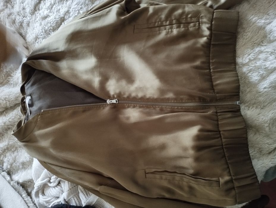 Casaco cetim Mango verde tropa