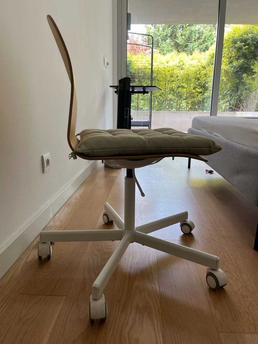Height Adjustable Office Chair