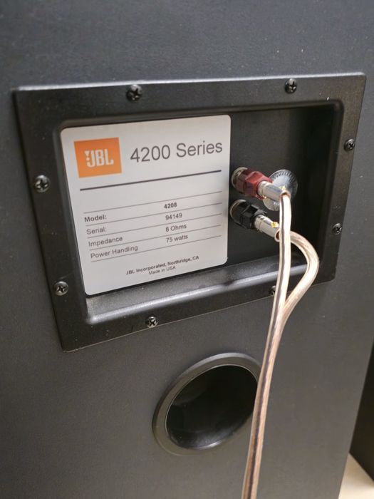 JBL 4208 студійні монітори пасивні ВЧ 1" титан, НЧ 8", Акустика
