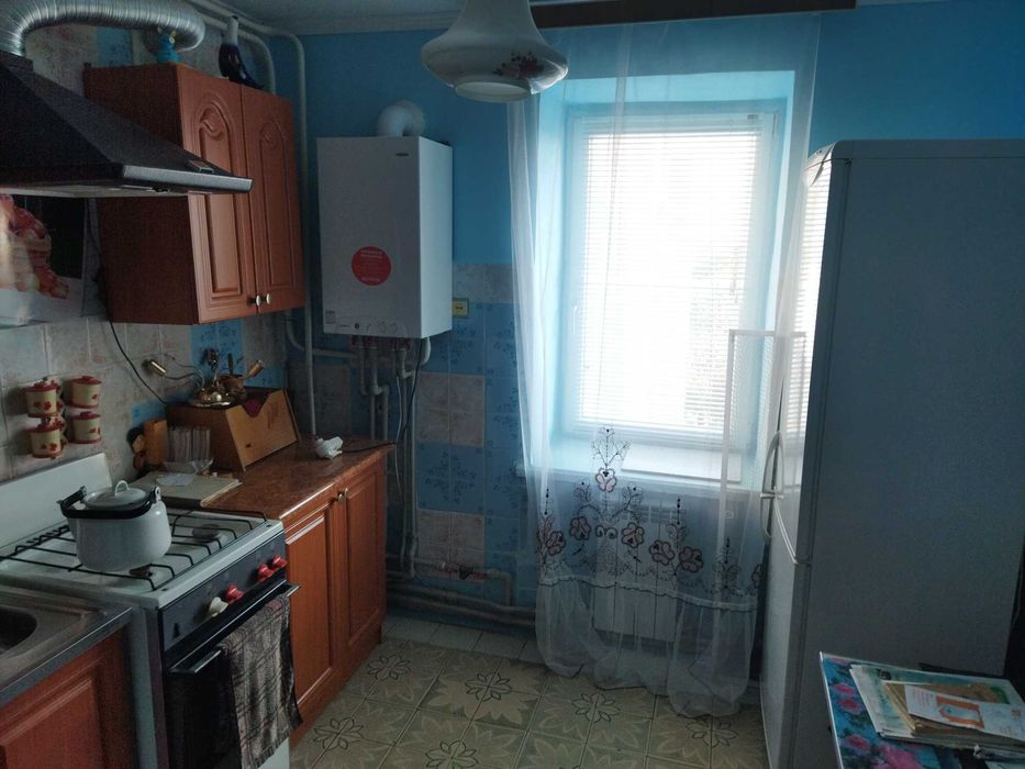 Продам 3-х кімнатну квартиру з індивідуальним опаленням (центр міста)