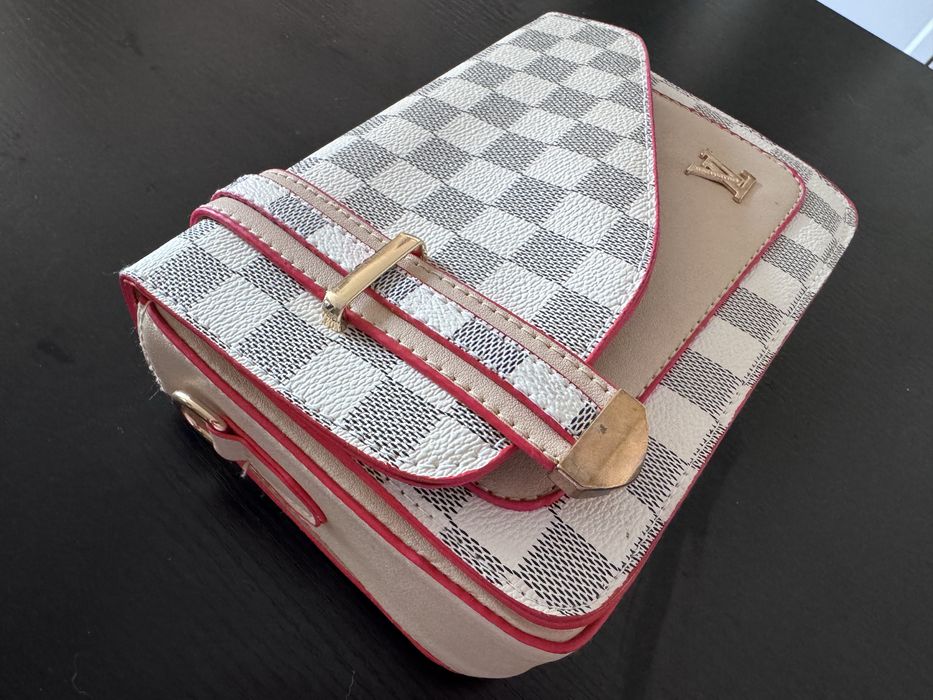 Torebka nowa na ramie z paskiem