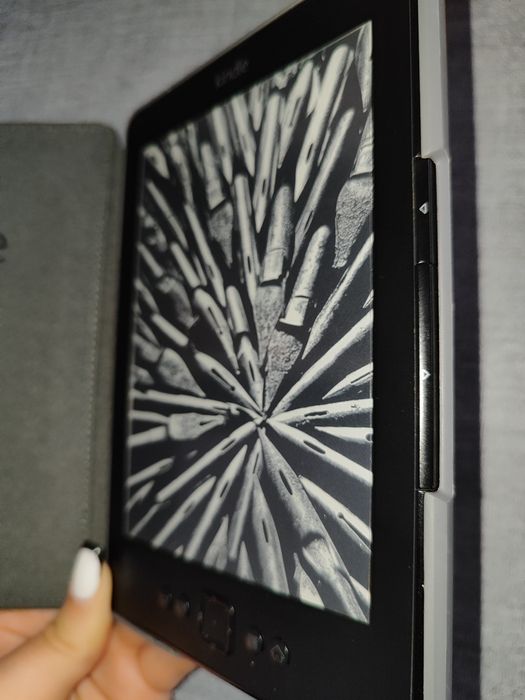 Продам електронну книгу Kindle