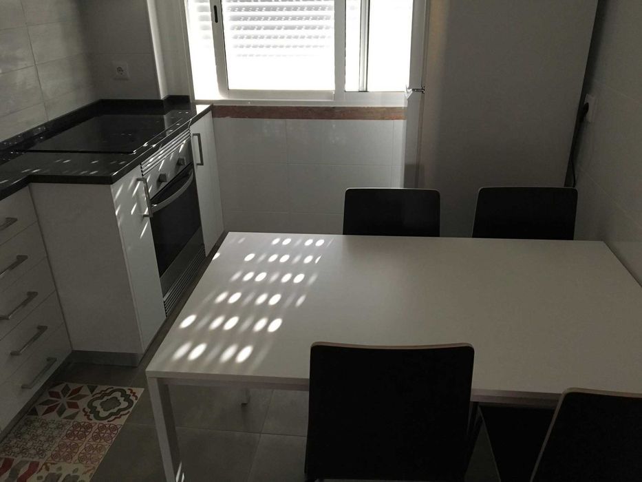 aluga-se quarto em apartamento remodelado