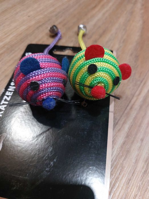 Игрушки и аксессуары для кошечки