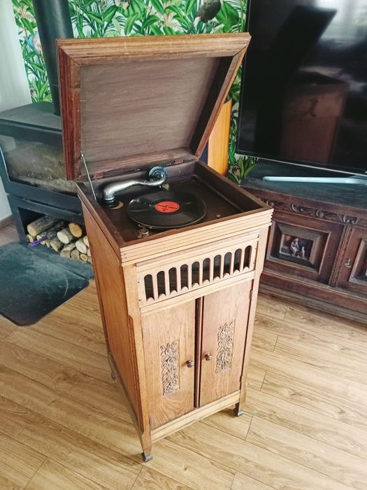 Gramofon przedwojenny antyk