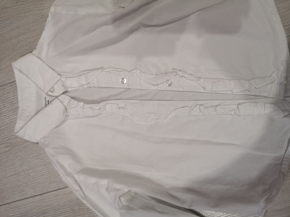 Biała elegancka koszula dla dziewczynki w rozmiarze 98 Sinsay