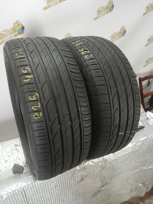*Шини Bridgestone 225/45R17. 2шт Літо (1536). 2022рік
